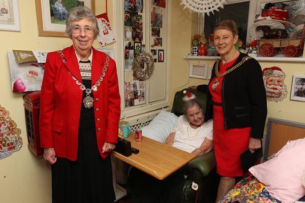 Lord Mayor visits the Redhouse